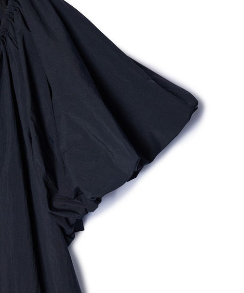 ADAM ET ROPE'（アダムエロペ）の「【サステナブル】ボリュームバルーンスリーブブラウス（シャツ/ブラウス・レディース・ブラック/ホワイト/グリーン系その他3・FREE）」の17枚目の写真