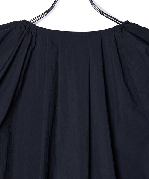 ADAM ET ROPE'（アダムエロペ）の「【サステナブル】ボリュームバルーンスリーブブラウス（シャツ/ブラウス・レディース・ブラック/ホワイト/グリーン系その他3・FREE）」の21枚目の写真