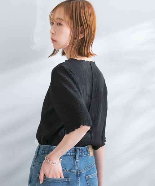 URBAN RESEARCH ROSSO WOMEN(アーバンリサーチ ロッソ)の「ボートネックシアープリーツプルオーバー(Tシャツ/カットソー・レディース・ホワイト/ブラック/レッド系その他・FREE)」の7枚目の写真