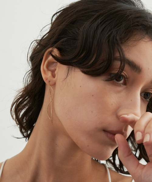 Aunt Marie's（アントマリーズ）の「ウェーブラインロングピアス / ツイストピアス（ピアス（両耳用）・レディース・シルバー/ゴールド・FREE）」の5枚目の写真