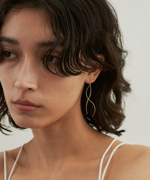 Aunt Marie's（アントマリーズ）の「ウェーブラインロングピアス / ツイストピアス（ピアス（両耳用）・レディース・シルバー/ゴールド・FREE）」の7枚目の写真