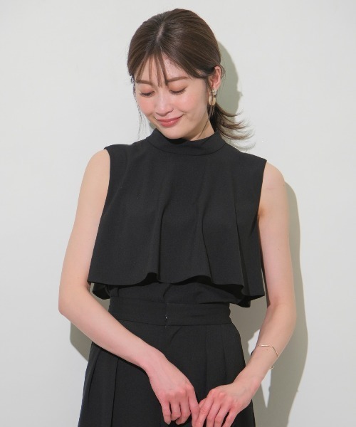 AND COUTURE(アンドクチュール)の「【WEB限定】ハイカラーノースリブラウス(シャツ/ブラウス・レディース・オフホワイト/グリーン/カーキ/ブラック/ベージュ・MEDIUM)」の3枚目の写真