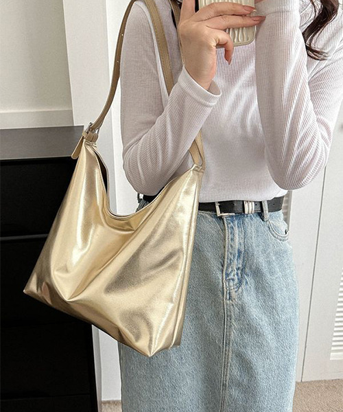 c.u.l（シーユーエル）の「メタリックショルダーバッグcula646（ショルダーバッグ・レディース・シルバー/ゴールド・FREE）」の8枚目の写真