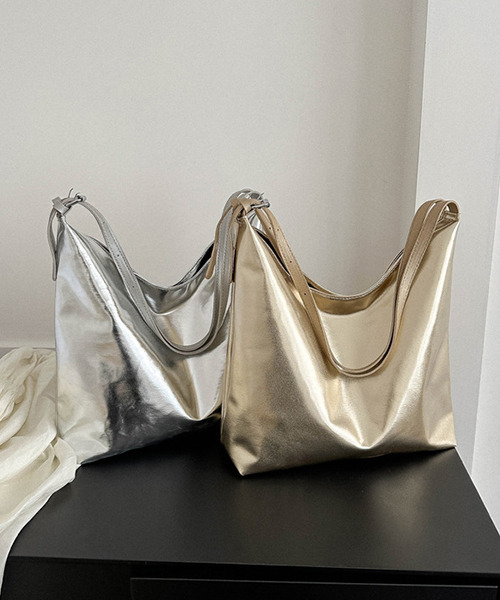 c.u.l（シーユーエル）の「メタリックショルダーバッグcula646（ショルダーバッグ・レディース・シルバー/ゴールド・FREE）」の9枚目の写真
