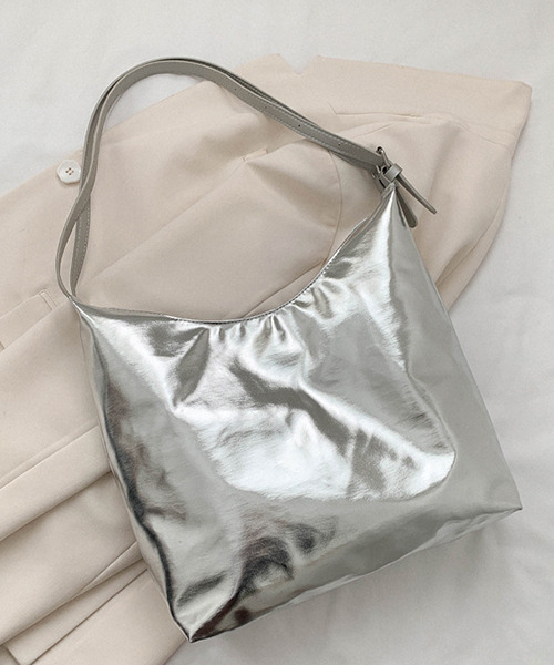 c.u.l（シーユーエル）の「メタリックショルダーバッグcula646（ショルダーバッグ・レディース・シルバー/ゴールド・FREE）」の13枚目の写真