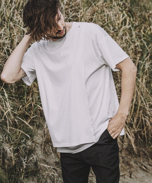 NO ID.(ノーアイディ)の「【NO ID.】Asymmetry Layered Crew Neck T-shirt / アシンメトリー レイヤード クルー ネック Tシャツ(Tシャツ/カットソー・メンズ・ブラック/グレー/ホワイト・1/2)」の4枚目の写真