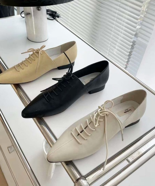 tukn.（トゥクン）の「【tukn.トゥクン】 レースアップマニッシュシューズ/ポインテッド/紐靴（その他シューズ・レディース・ブラック/ホワイト・S/M/L）」の4枚目の写真