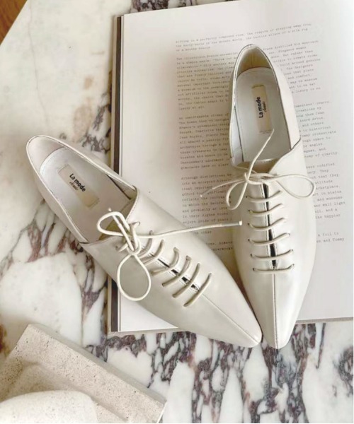 tukn.（トゥクン）の「【tukn.トゥクン】 レースアップマニッシュシューズ/ポインテッド/紐靴（その他シューズ・レディース・ブラック/ホワイト・S/M/L）」の5枚目の写真