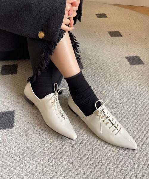 tukn.（トゥクン）の「【tukn.トゥクン】 レースアップマニッシュシューズ/ポインテッド/紐靴（その他シューズ・レディース・ブラック/ホワイト・S/M/L）」の21枚目の写真