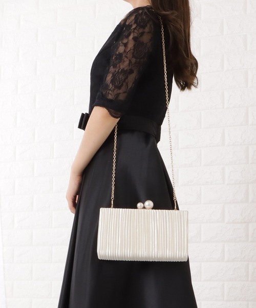 Lace Ladies(レースレディース)の「スクエア型パールがま口クラッチバッグ(クラッチバッグ・レディース・ブラック/アイボリー/ベージュ/ネイビー・FREE)」の9枚目の写真