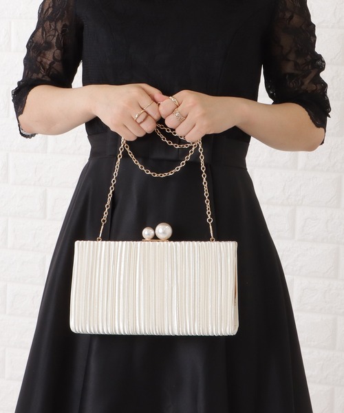 Lace Ladies(レースレディース)の「スクエア型パールがま口クラッチバッグ(クラッチバッグ・レディース・ブラック/アイボリー/ベージュ/ネイビー・FREE)」の6枚目の写真