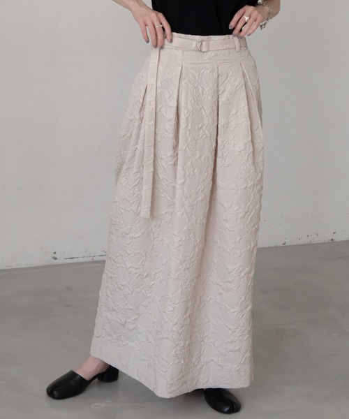 VACANCY(ヴァカンシー)の「フクレジャガードハイウエストスカート(スカート・レディース・グレイッシュベージュ/ブラック・SMALL/MEDIUM)」の13枚目の写真