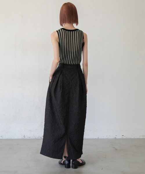 VACANCY(ヴァカンシー)の「フクレジャガードハイウエストスカート(スカート・レディース・グレイッシュベージュ/ブラック・SMALL/MEDIUM)」の8枚目の写真