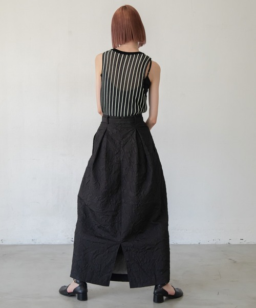 VACANCY(ヴァカンシー)の「フクレジャガードハイウエストスカート(スカート・レディース・グレイッシュベージュ/ブラック・SMALL/MEDIUM)」の9枚目の写真