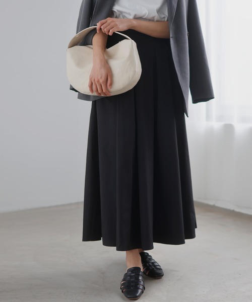 LIAN(リアン)の「ナイロンタッチタックフレアスカート(スカート・レディース・チャコールグレー/ブラック/ブルー/アイボリー・FREE)」の5枚目の写真