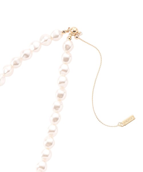 INDIVI(インディヴィ)の「◆【フェイクパール】ショートネックレス(ネックレス・レディース・ホワイト系7/オフホワイト・00)」の5枚目の写真