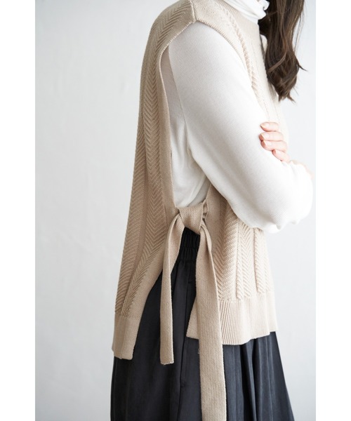 ikka（イッカ）の「サイドリボンニットベスト（ベスト・レディース・ネイビー/ベージュ/チャコールグレー/オレンジ・L/S/M）」の19枚目の写真