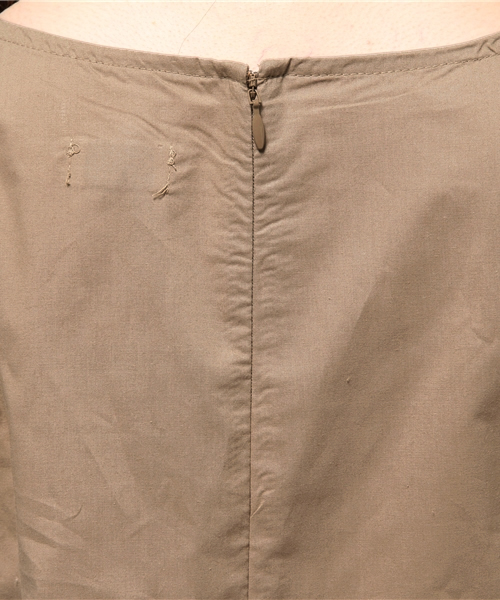 Sheta（シータ）の「肩フリルノースリーブブラウス（シャツ/ブラウス・レディース・ベージュ/オフホワイト・FREE）」の7枚目の写真