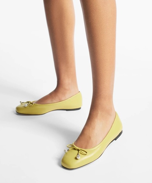 JIMMY CHOO（ジミーチュウ）の「ELME FLAT（バレエシューズ・レディース・ゴールド/イエロー/ピンク/ブラック・36/36.5/37/37.5/38/35.5）」の9枚目の写真