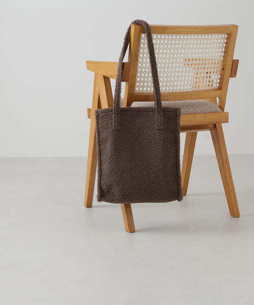 NATURAL BEAUTY BASIC(ナチュラルビューティーベーシック)の「◇【Oggi12月号掲載】テディベアナロートート(トートバッグ・レディース・オフホワイト/ブラウン/グレー・フリ-)」の11枚目の写真