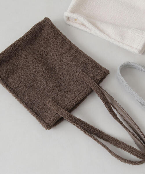 NATURAL BEAUTY BASIC(ナチュラルビューティーベーシック)の「◇【Oggi12月号掲載】テディベアナロートート(トートバッグ・レディース・オフホワイト/ブラウン/グレー・フリ-)」の10枚目の写真