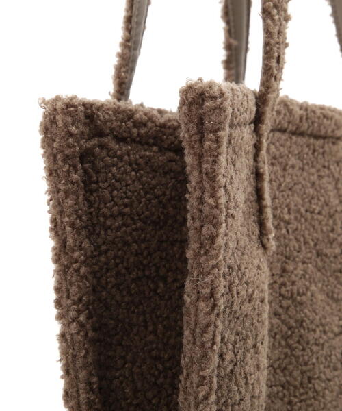 NATURAL BEAUTY BASIC(ナチュラルビューティーベーシック)の「◇【Oggi12月号掲載】テディベアナロートート(トートバッグ・レディース・オフホワイト/ブラウン/グレー・フリ-)」の7枚目の写真