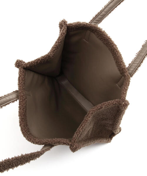 NATURAL BEAUTY BASIC(ナチュラルビューティーベーシック)の「◇【Oggi12月号掲載】テディベアナロートート(トートバッグ・レディース・オフホワイト/ブラウン/グレー・フリ-)」の4枚目の写真