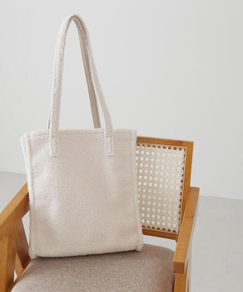 NATURAL BEAUTY BASIC(ナチュラルビューティーベーシック)の「◇【Oggi12月号掲載】テディベアナロートート(トートバッグ・レディース・オフホワイト/ブラウン/グレー・フリ-)」の1枚目の写真