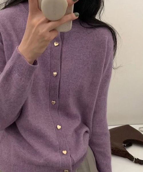 Amulet(アミュレット)の「ハートボタンカーディガン(カーディガン/ボレロ・レディース・ブラック/イエロー/パープル/ピンク/ライトグリーン/ライトピンク/ブルー/レッド/カーキ/ブラウン/グレー/ホワイト・FREE)」の21枚目の写真