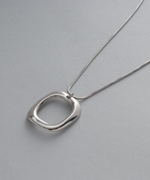 THE SHOP TK （ザ ショップ ティーケー ）の「◆【Nerine】スクエアモチーフネックレス（ネックレス・レディース・ゴールド/シルバー・00）」の4枚目の写真