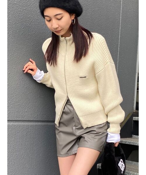 EMODA（エモダ）の「フェイクレザーショートパンツ（その他パンツ・レディース・グレー/ブラック・SMALL/MEDIUM）」の10枚目の写真