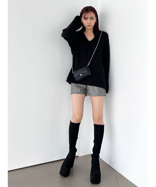 EMODA（エモダ）の「フェイクレザーショートパンツ（その他パンツ・レディース・グレー/ブラック・SMALL/MEDIUM）」の7枚目の写真