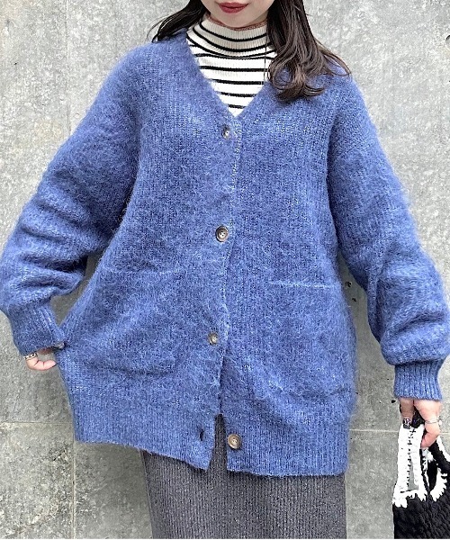 niko and（ニコアンド）の「モンスターブラッシュVネック