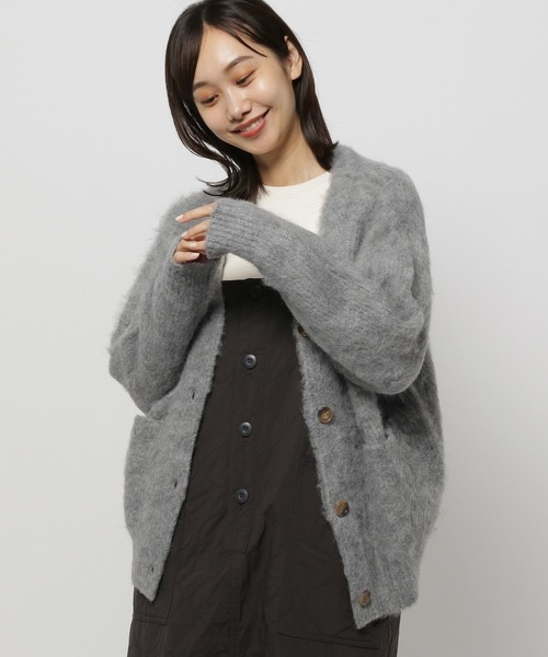 niko and（ニコアンド）の「モンスターブラッシュVネック