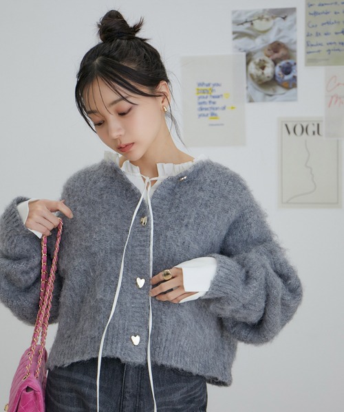 VIS（ビス）の「【WEB限定】ハート釦カーディガン（カーディガン