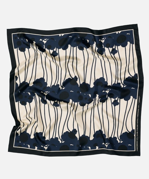 marimekko(マリメッコ)の「Lammet / Lauhtua silk scarf(ストール/ショール・レディース・ネイビー・FREE)」の2枚目の写真