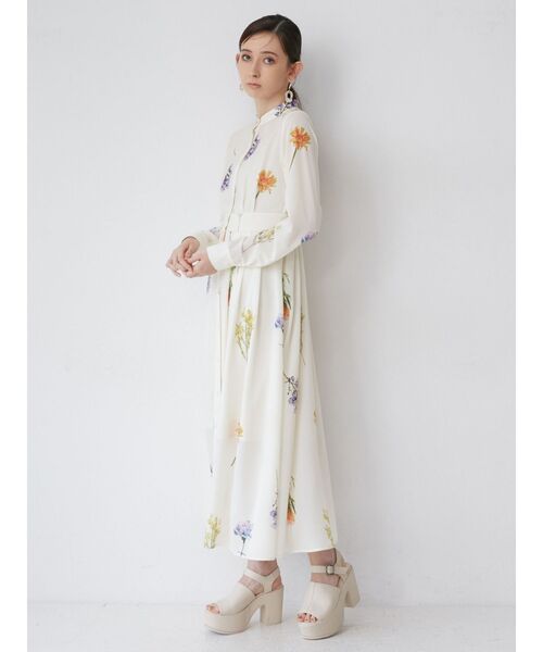 MURUA（ムルーア）の「【WEB限定】フラワープリントシャリーングワンピース（ワンピース・レディース・ブラック/アイボリー・FREE）」の15枚目の写真