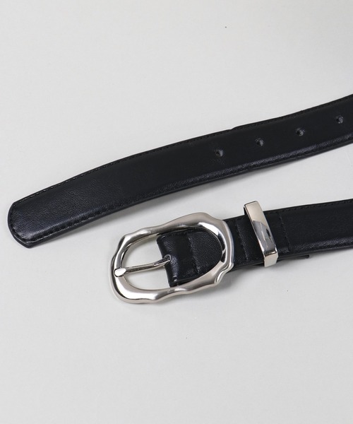 SPINNS（スピンズ）の「サークルバックル 合皮細ベルト（ベルト・メンズ・ブラック・ONESIZE）」の3枚目の写真