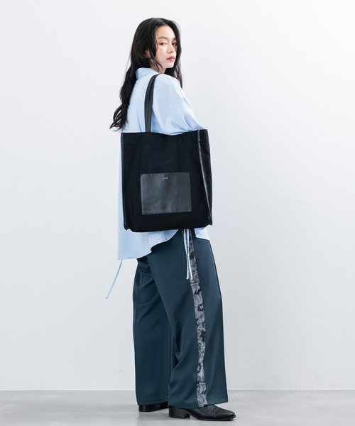 JUNRED(ジュンレッド)の「フェイクレザーポケットトートバッグ(トートバッグ・メンズ・ホワイト/ホワイト系その他/ブラック・FREE)」の16枚目の写真