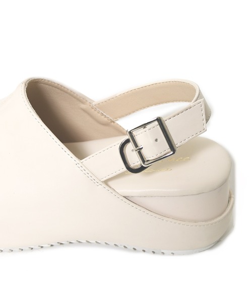w closet（ダブルクローゼット）の「ストラップサボ（サンダル・レディース・オフホワイト/ブラック・M/L）」の3枚目の写真