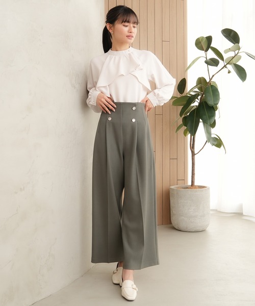 TRUDEA(トルディア)の「アシメラッフルブラウス(シャツ/ブラウス・レディース・ホワイト/グリーン/ベージュ/ピンクベージュ・MEDIUM/LARGE)」の12枚目の写真
