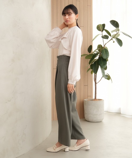 TRUDEA(トルディア)の「アシメラッフルブラウス(シャツ/ブラウス・レディース・ホワイト/グリーン/ベージュ/ピンクベージュ・MEDIUM/LARGE)」の10枚目の写真