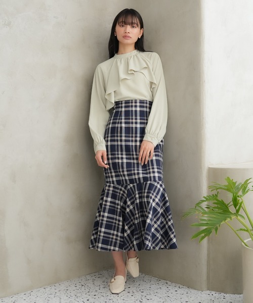 TRUDEA(トルディア)の「アシメラッフルブラウス(シャツ/ブラウス・レディース・ホワイト/グリーン/ベージュ/ピンクベージュ・MEDIUM/LARGE)」の19枚目の写真