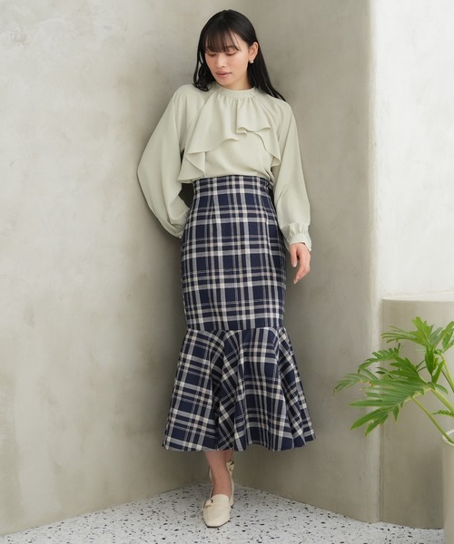 TRUDEA(トルディア)の「アシメラッフルブラウス(シャツ/ブラウス・レディース・ホワイト/グリーン/ベージュ/ピンクベージュ・MEDIUM/LARGE)」の20枚目の写真