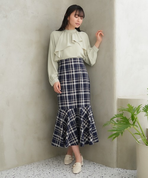 TRUDEA(トルディア)の「アシメラッフルブラウス(シャツ/ブラウス・レディース・ホワイト/グリーン/ベージュ/ピンクベージュ・MEDIUM/LARGE)」の22枚目の写真