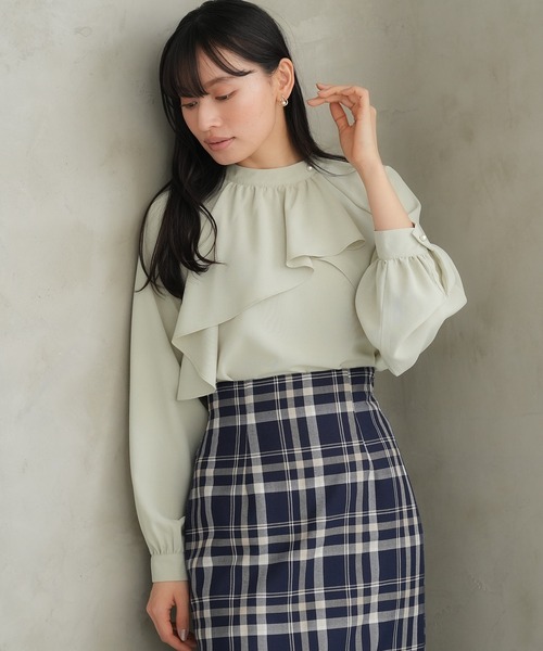 TRUDEA(トルディア)の「アシメラッフルブラウス(シャツ/ブラウス・レディース・ホワイト/グリーン/ベージュ/ピンクベージュ・MEDIUM/LARGE)」の13枚目の写真