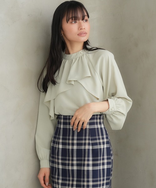 TRUDEA(トルディア)の「アシメラッフルブラウス(シャツ/ブラウス・レディース・ホワイト/グリーン/ベージュ/ピンクベージュ・MEDIUM/LARGE)」の14枚目の写真