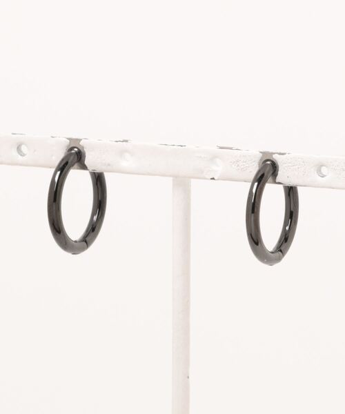 ARCHIVER（アーカイバ）の「【Al】Stainless Hoop Ear Crip 14mm（イヤリング・レディース・ゴールド/ブラック/シルバー・FREE）」の4枚目の写真
