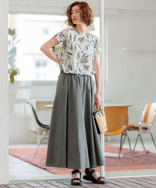 23区（ニジュウサンク）の「【洗える】スリークボタニカルプリント ブラウス（シャツ/ブラウス・レディース・ブラック系5/アイボリー系5・32）」の6枚目の写真