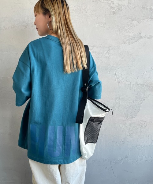 CHUMS（チャムス）の「[CHUMS/チャムス] オーバーサイズ チャムスロゴ バックプリントTシャツ（Tシャツ/カットソー・レディース・ホワイト/ブラック/グレイッシュベージュ/ブルーグリーン・M/L/XL）」の4枚目の写真